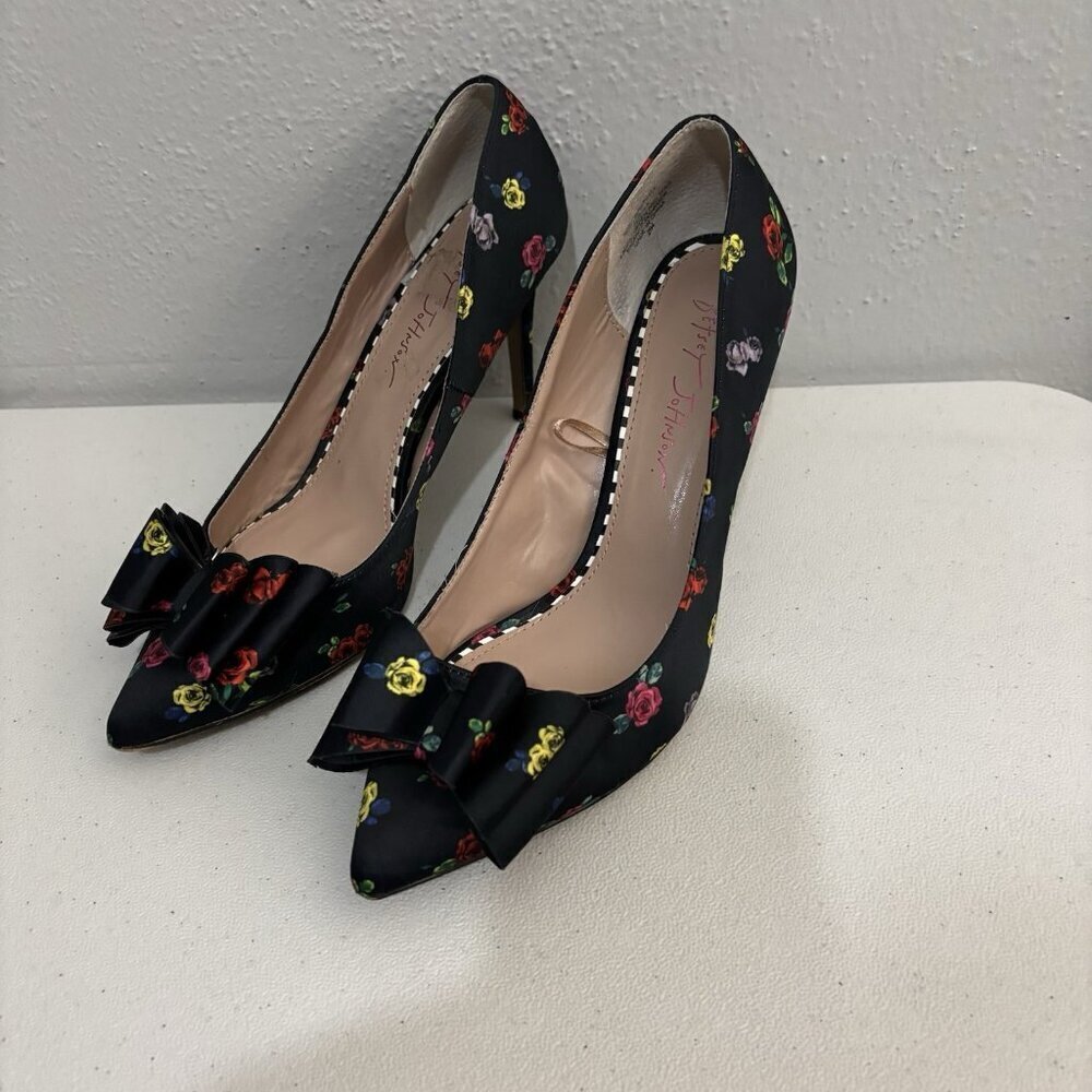 Black Floral Pointed-Toe Heels with Bow
